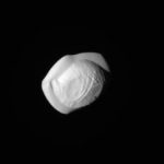 Получены самые детальные снимки спутника Сатурна — Пана