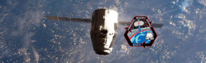 6778-300x195 Компании Spacex готовит космический грузовик  Dragon