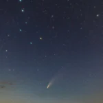 Яркая комета Цзыцзиньшань-ATLAS